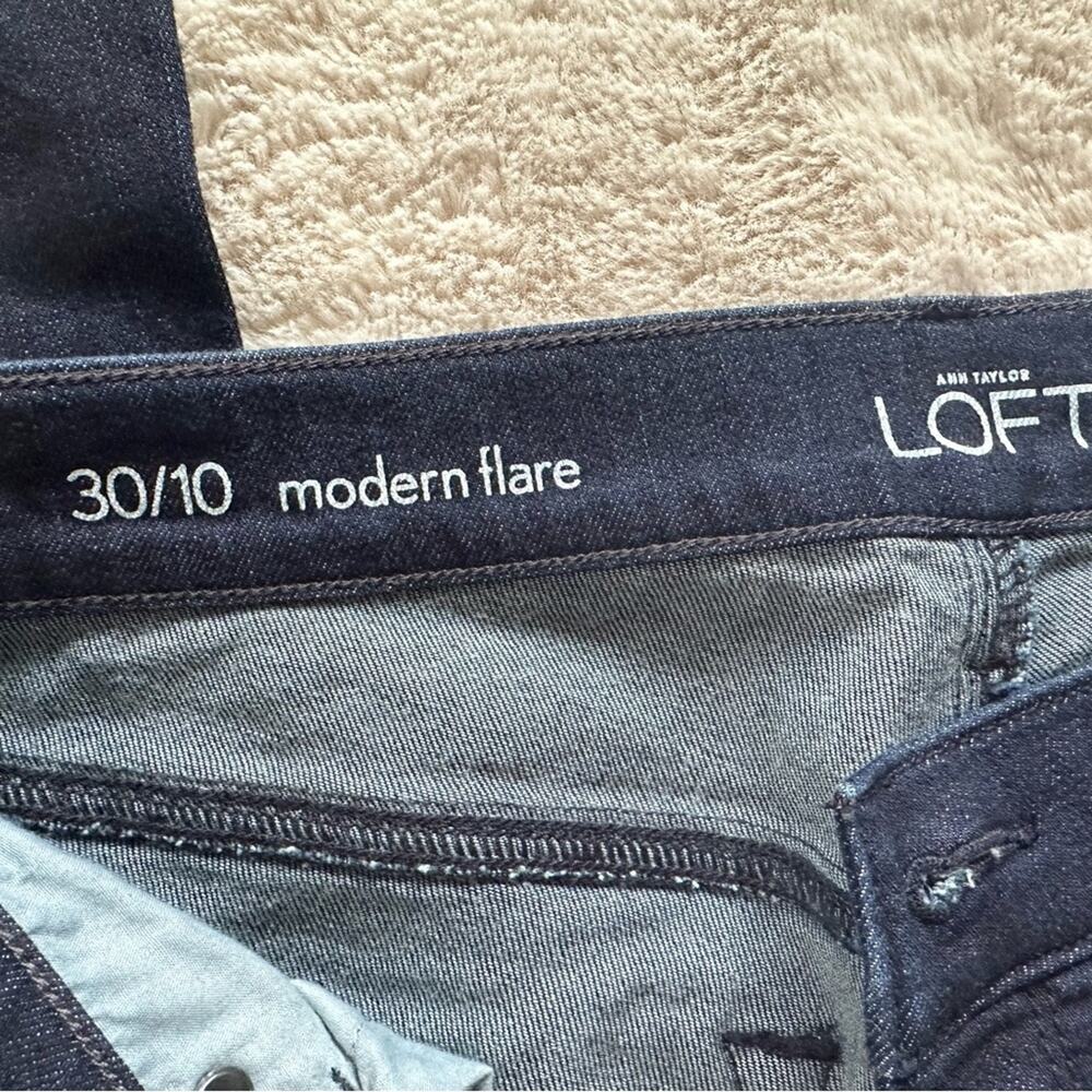 Ann Taylor Loft 30/10 Modern flare Jeans - Picture 3 of 4